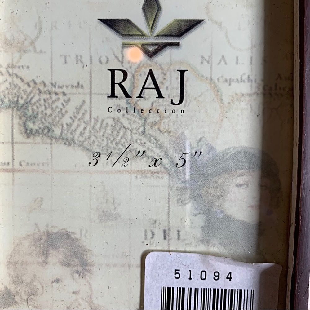 NWT {Raj} Butterfly Picture Frame - Picture 3 of 3